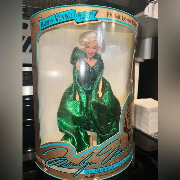green emerald velvet dress Franklin Mint Marilyn Monroe, Gentlemen Prefer Blondes Portrait Doll (